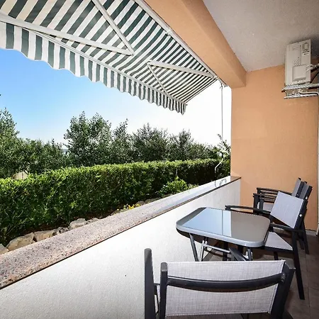 Apartment Jidra