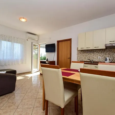 Apartment Jidra *